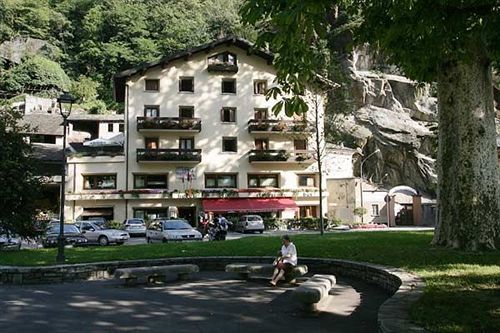 Crimea Wine Hotel Chiavenna Luaran gambar